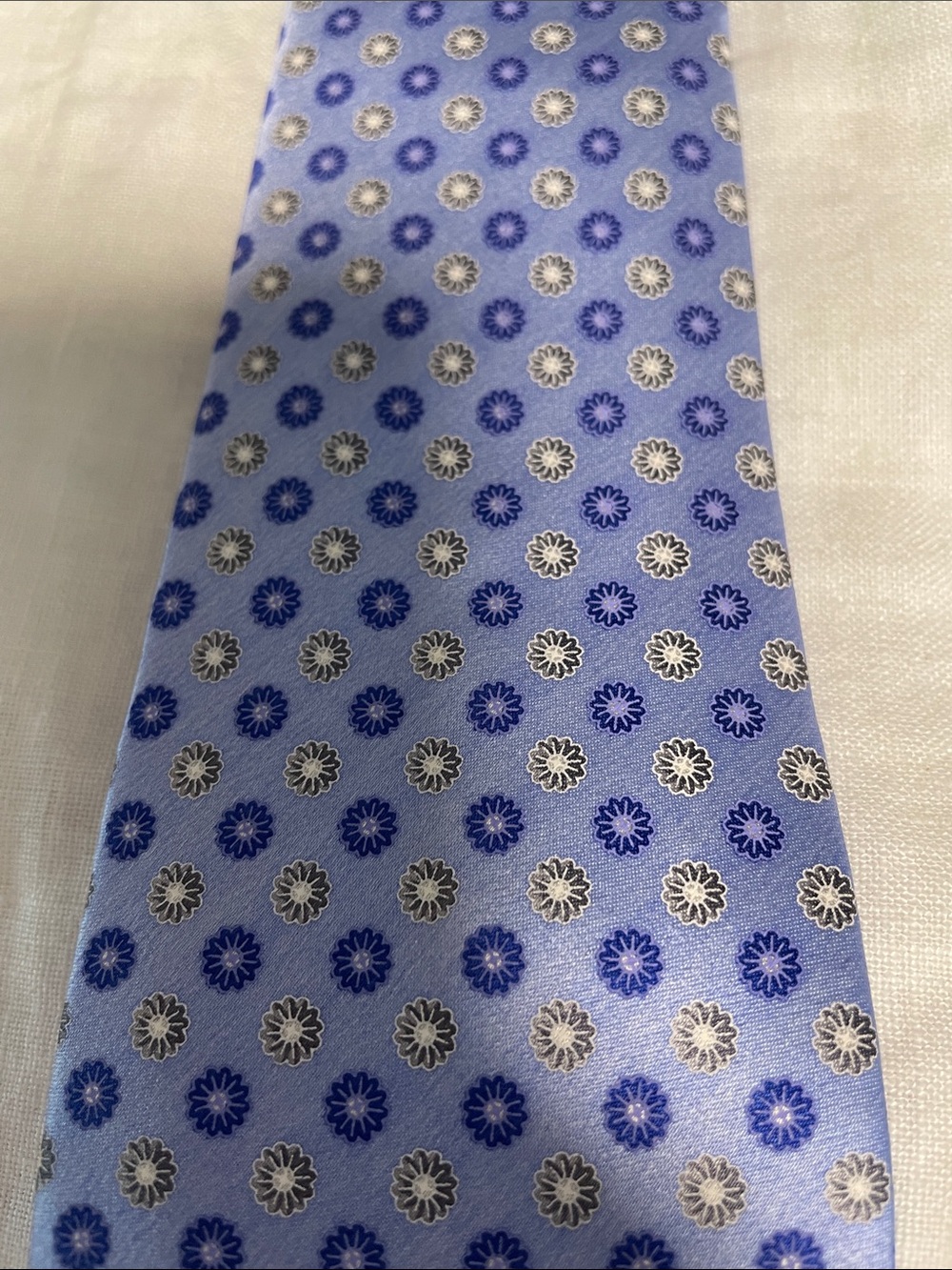 NWOT Valentino Blue 100% Silk Geometric Dot Men’s Tie